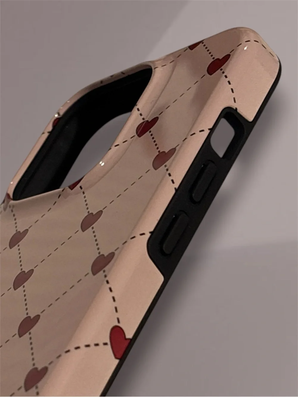 BURGA Red Heart Lattice Tough Case iPhone 15 Pro + Dust Bag